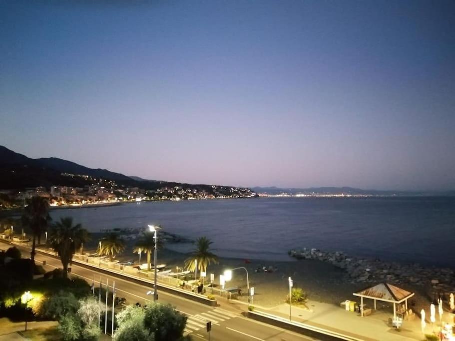 Con Terrazza Fronte Mare