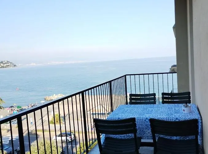 Appartamento Con Terrazza Fronte Mare